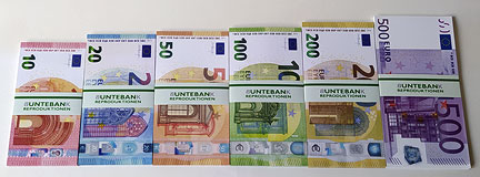 neue Euro-Banknoten banderolierte Geldstapel